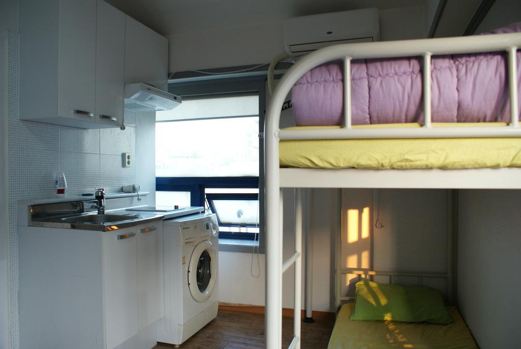 J Guesthouse Seoul Zimmer foto