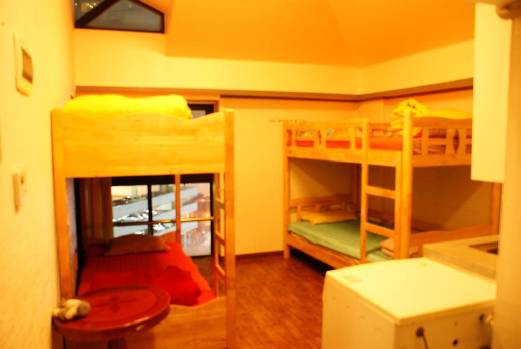 J Guesthouse Seoul Zimmer foto